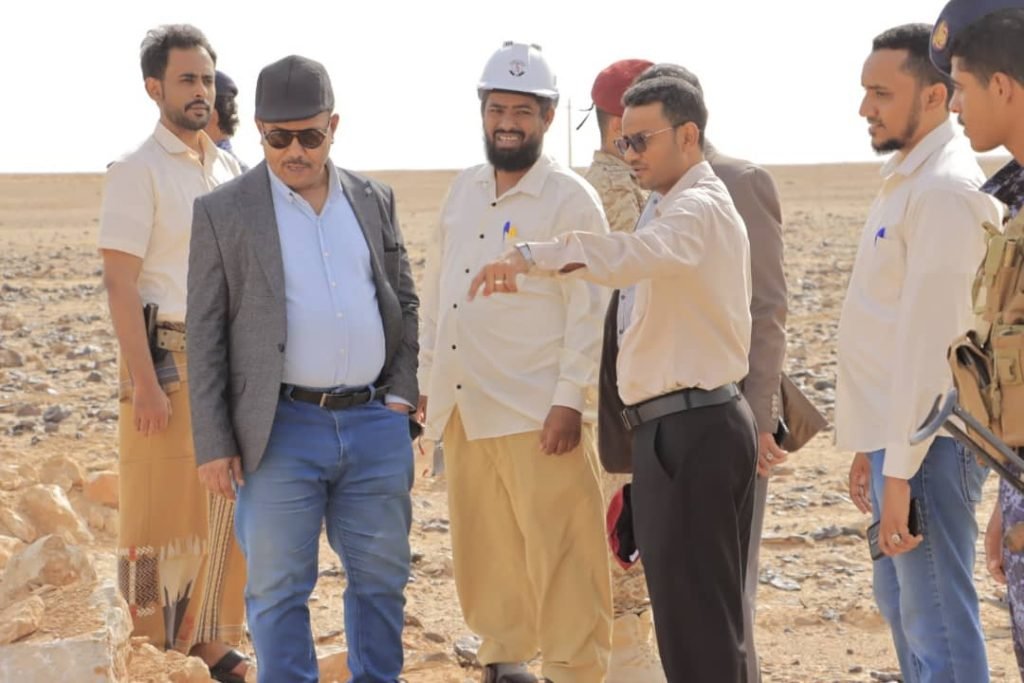 الوكيل العامري يطلع على مشاريع أبراج نقل الطاقة ويزور المحطة الغازية ببترومسيلة