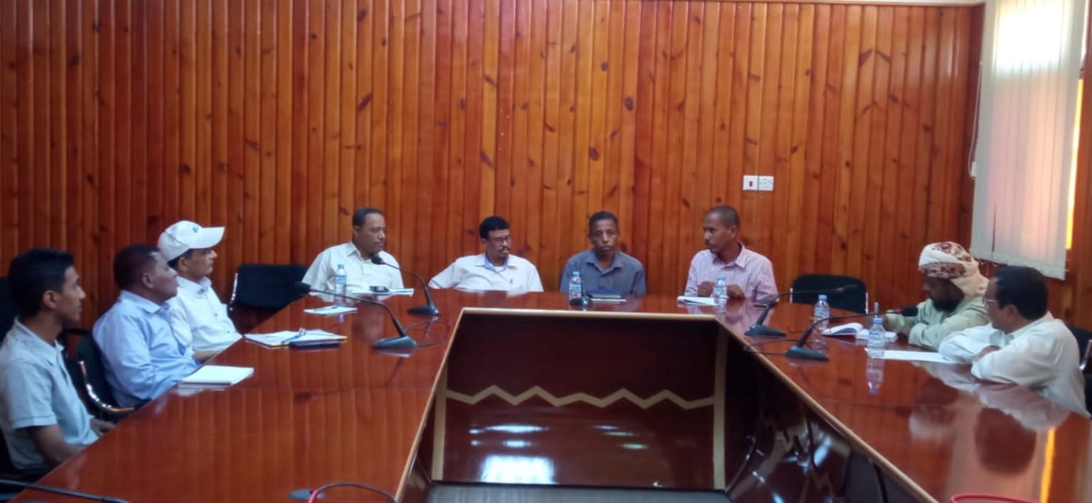 حلقة نقاشية في سيئون حول ( تربية الدواجن وأثرها على الأمن الغذائي في وادي حضرموت )