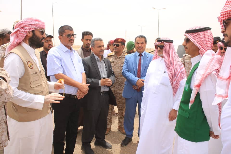 فريق البرنامج السعودي لتنمية وإعادة وإعمار اليمن يطلع ميدانيًا على مخطط مشروع ميناء الوديعة البري الجديد .