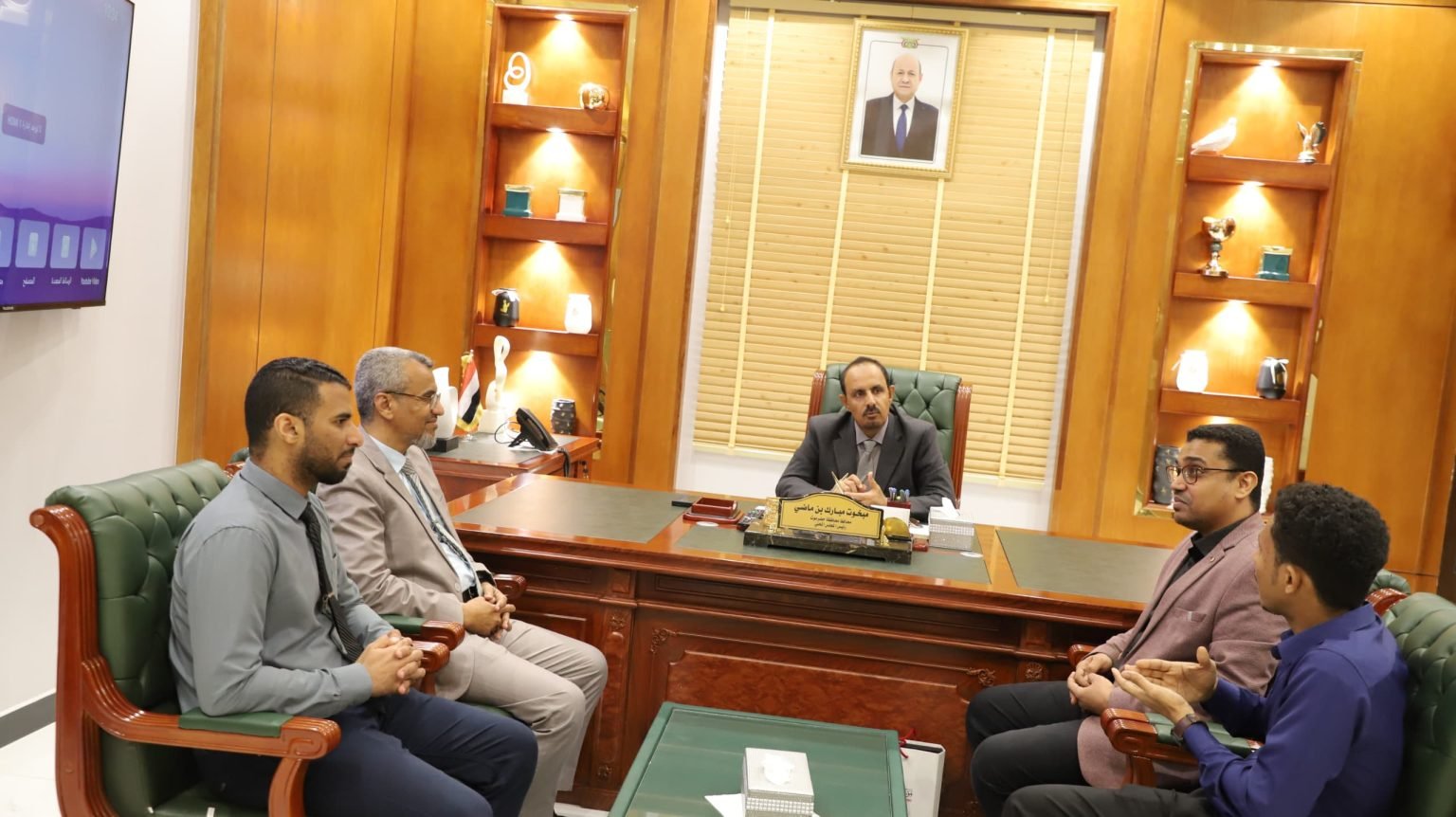 محافظ حضرموت يطلع على تحضيرات مؤسسة العون لتدشين منتدى “تضامن” للتنمية نهاية نوفمبر الجاري