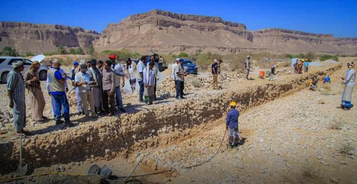 تواصل العمل في مشروع الصمود في قطاع الزراعة والري بوادي بن علي بشبام