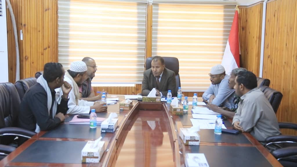 وكيل محافظة حضرموت يطلع على مشروع نظام الإنذار المبكر للحماية من كوارث السيول