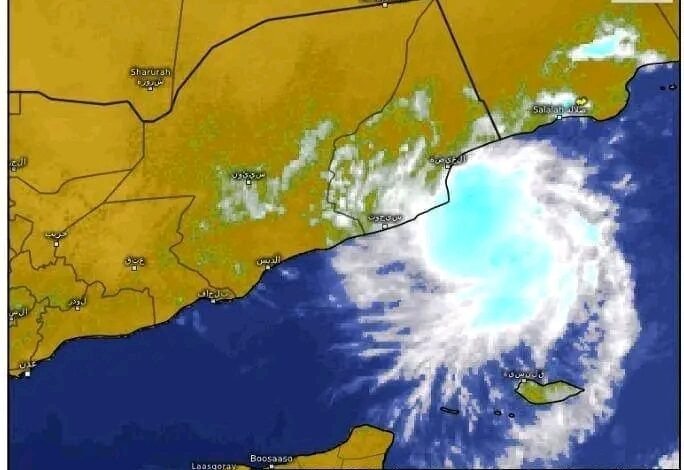 مركز الإنذار المبكر بحضرموت يصدر إشعار رقم (2) من تأثير -اضطراب مداري- في بحر العرب