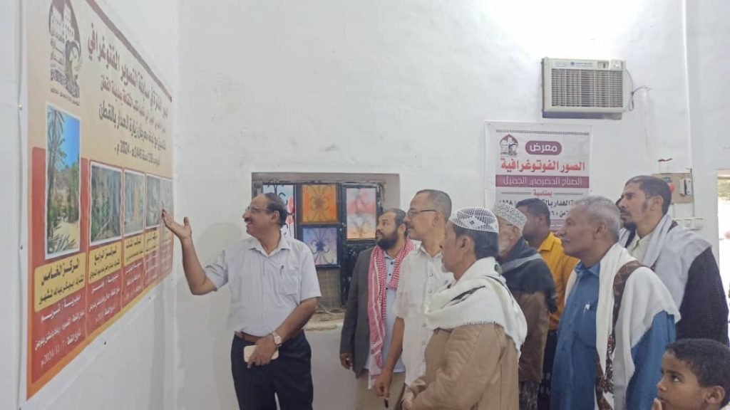 إفتتاح السوق التجاري ومعرض الصور الفوتوغرافية بمهرجان زيارة الهدار بالقطن