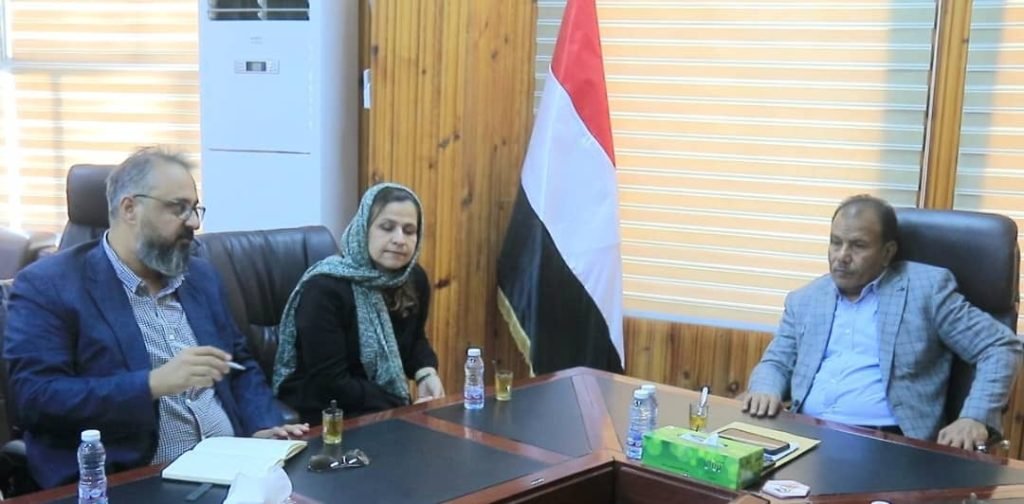 وكيل وادي حضرموت يطلع على أنشطة مشروع تمكين المرأة في مديرية القطن من خلال الطاقة المتجددة