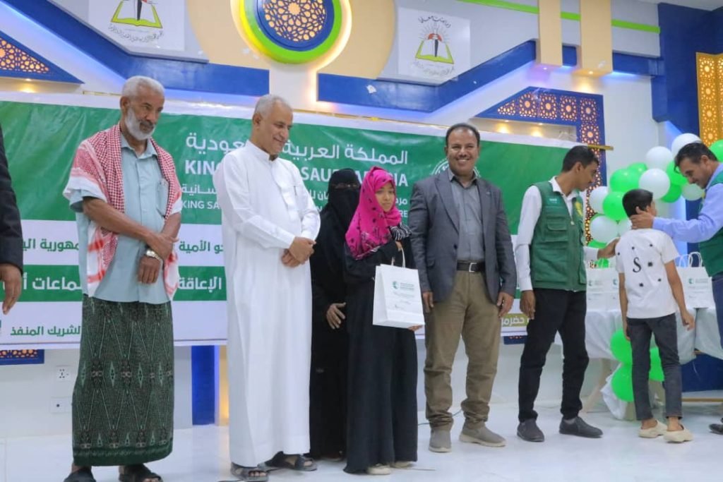 تدشين توزيع سماعات أذن لطلاب ذوي الإعاقة السمعية ضمن مشروع الاستجابة لتنمية القدرات