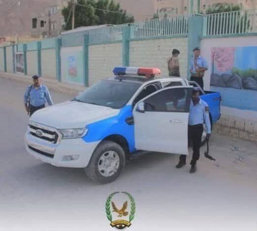 شرطة مديرية سيئون تضبط خلية خطيرة تمتهن الابتزاز الإلكتروني لمواطنين عبر منصات التواصل