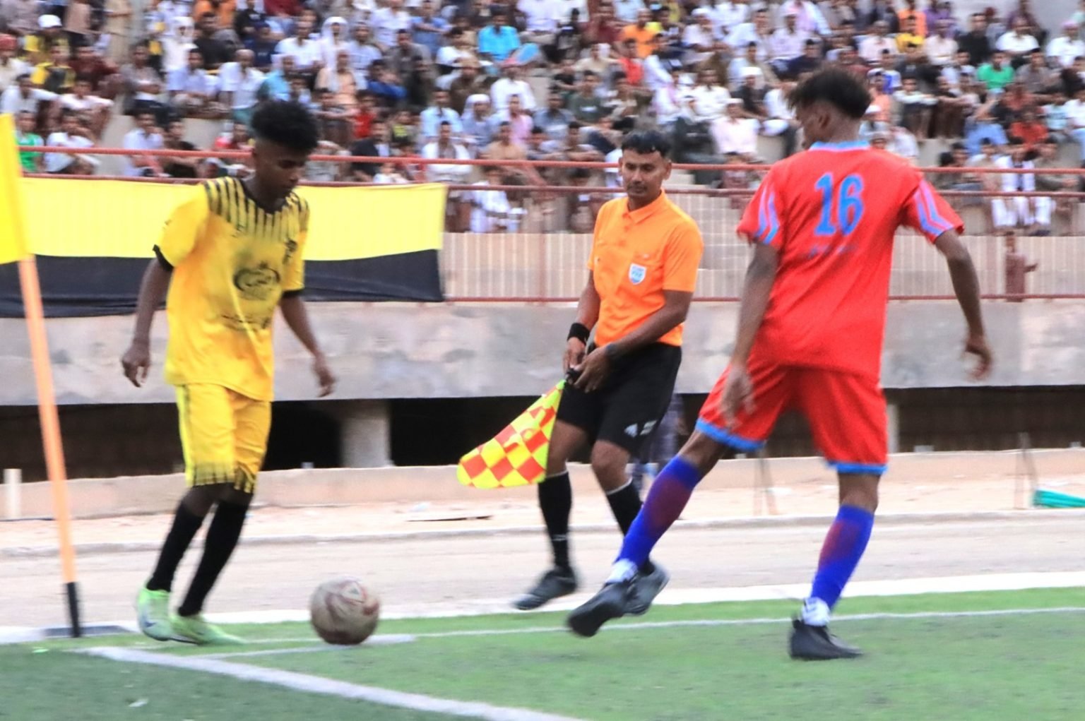 إياب دربي المدينة ينتهي بتعادل الإتحاد وسيئون والإتحاد يتأهل