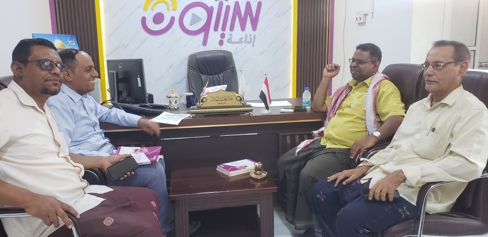 لقاء بسيئون يناقش آفاق التعاون المشترك بين إذاعة سيئون وصحيفة 30 نوفمبر