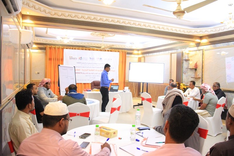 تدريب نوعي بسيئون يمنح منتجي العسل مفاتيح النجاح في عالم التسويق