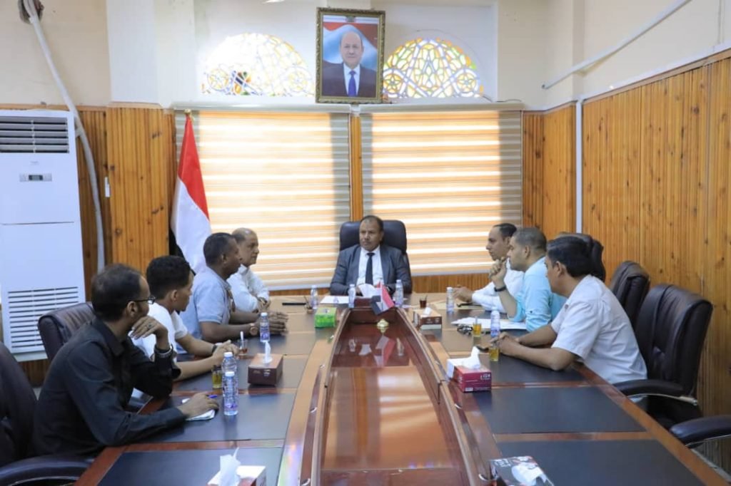 مناقشة التحديات التي تواجه الادارة الهندسية بالاذاعة والتلفزيون بوادي حضرموت