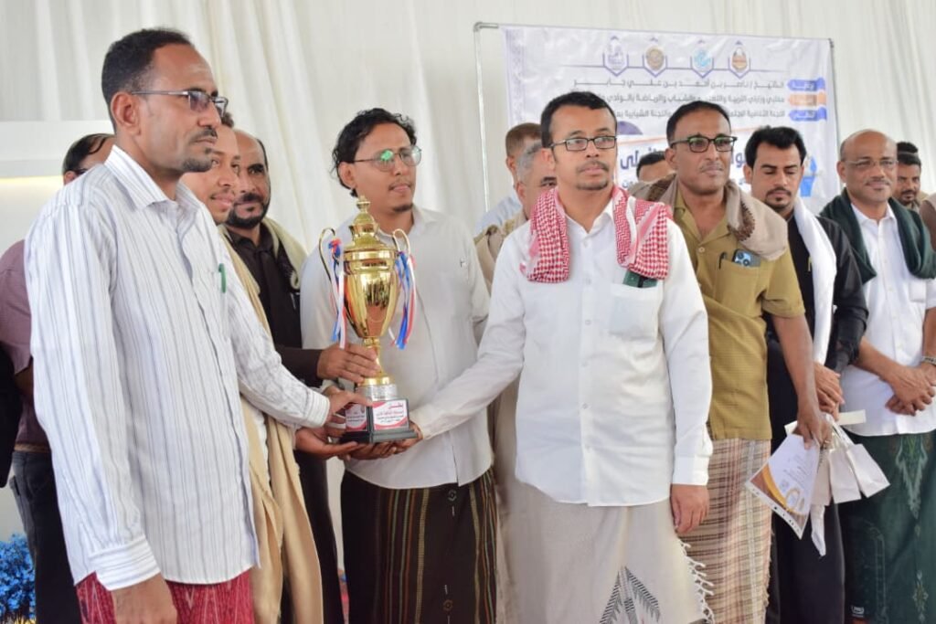 ثانوية حورة للبنين تتوج بالبطولة الثقافية الأولى لمعلمي المدارس الثانوية بوادي حضرموت