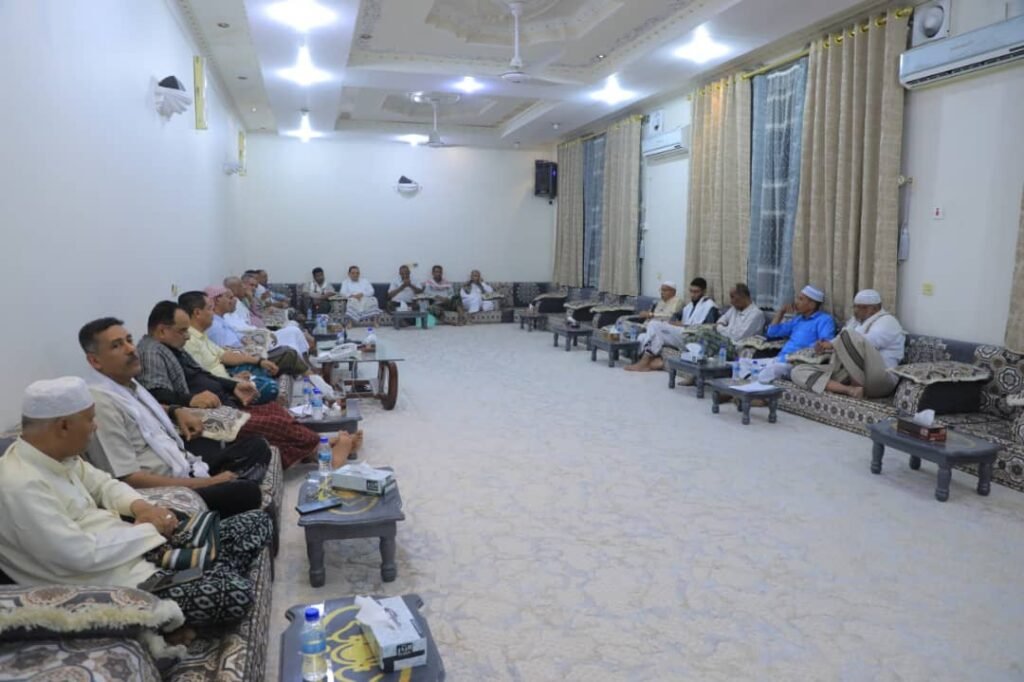 لقاء بسيئون يناقش واقع العملية التعليمية في مديريات وادي حضرموت