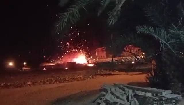 الدفاع المدني بوادي حضرموت يخمد حريقاً اندلع في محل خردة بمنطقة الخيام بمديرية سيئون