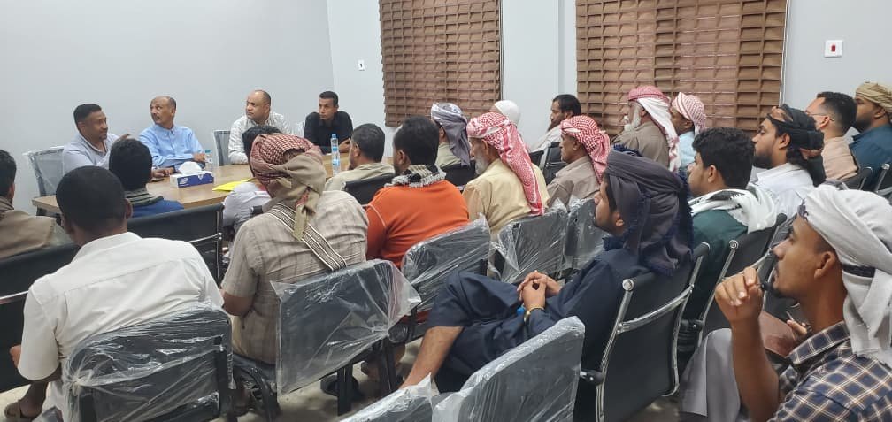 المركز التجاري للعسل بالقطن يعقد لقاءً تعريفياً لتأسيس تعاونية تسويقية بمنتجي العسل في حضرموت