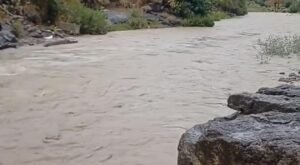 بين جشع البناء وغضب السيول .. صرخة تحذير مباني فوق فوهة بركان مائي .. كيف أضاع التوسع العمراني العشوائي بوادي حضرموت مجاري السيول التاريخية؟