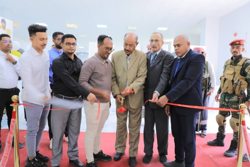 الوكيل بارباع يفتتح معرض “صوت المستهلك” بسيئون ضمن مشروع “عبر 2”