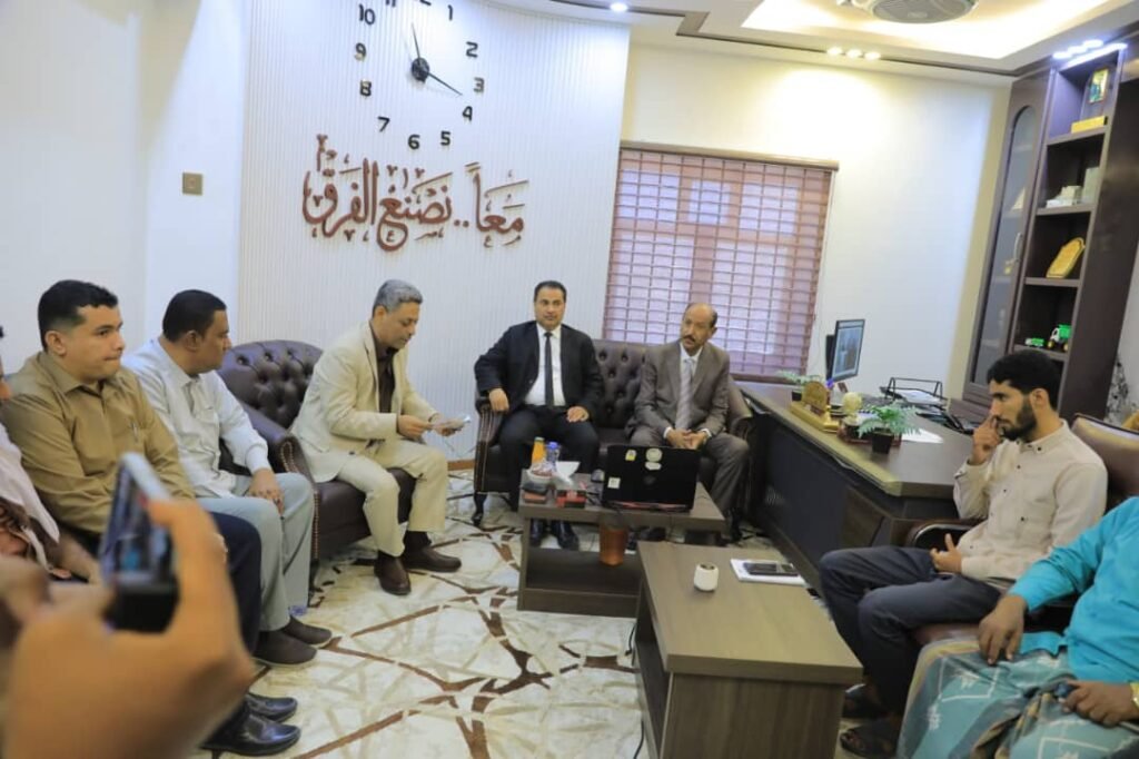 الوكيل بارباع يدشّن إطلاق الموقع الإلكتروني لصندوق النظافة والتحسين بوادي وصحراء حضرموت