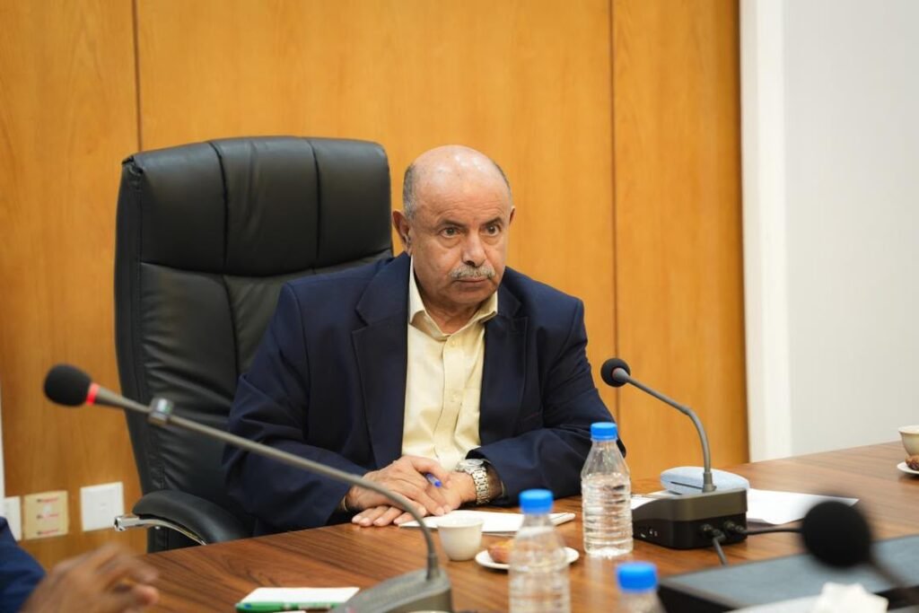 عضو مجلس القيادة محافظ حضرموت يوجه بتشكيل لجنة تحقيق عاجلة في حادثة مقتل الشاب مناف باسبعين بسيئون
