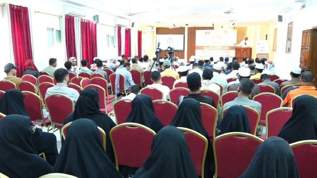 اختتام مشروع التدابير الطارئة لحماية أكثر من 6 آلاف مخطوطة بمكتبة الأحقاف في تريم
