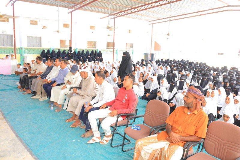 محاضرة صحية لطالبات مدرسة النور للبنات بسيئون عن الوقاية من سرطان الثدي